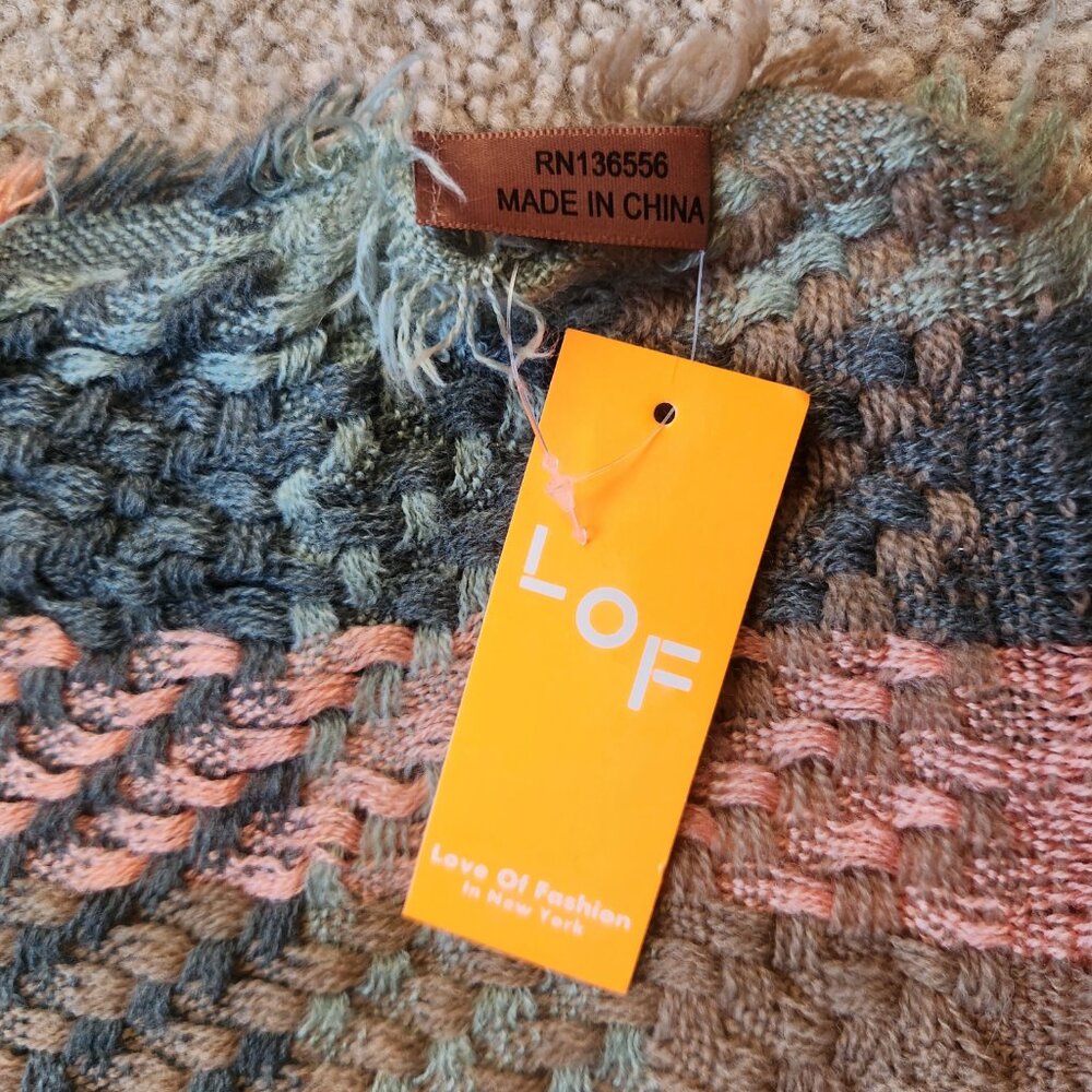 NWT Love of Fashion Scarf - Picture 3 of 5